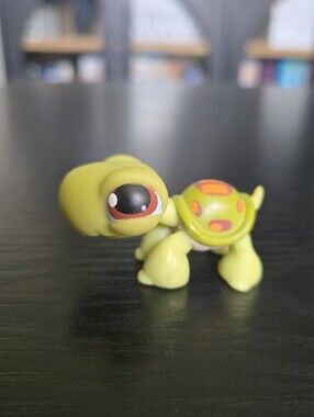 Littlest Pet Shop LPS #8 Green Turtle Spotted Shell Brown Eyes
